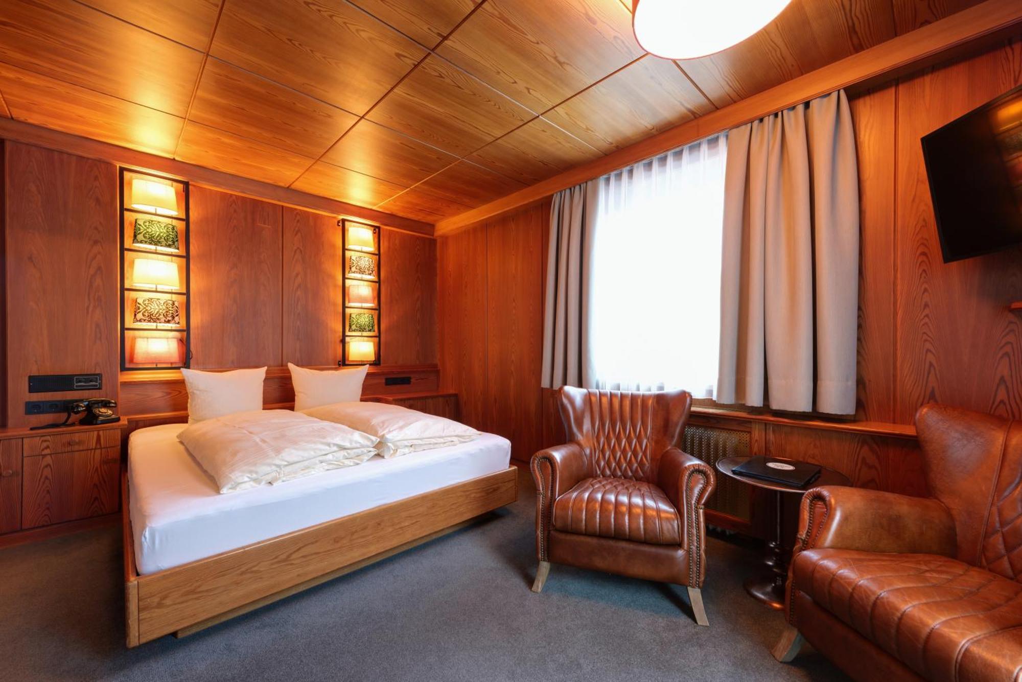 Hotel Pension Kirchplatz Sankt Anton am Arlberg Habitación foto