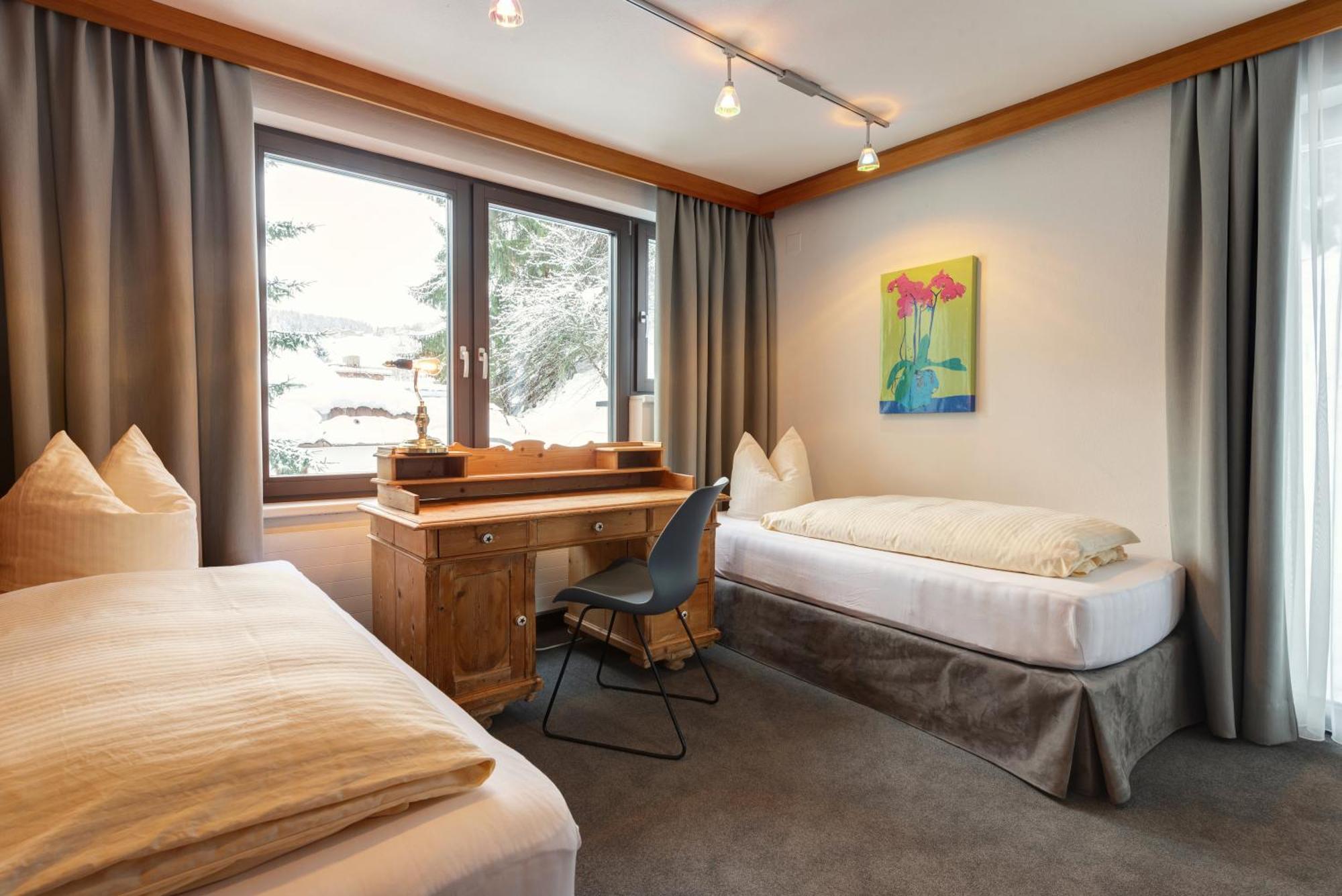 Hotel Pension Kirchplatz Sankt Anton am Arlberg Habitación foto