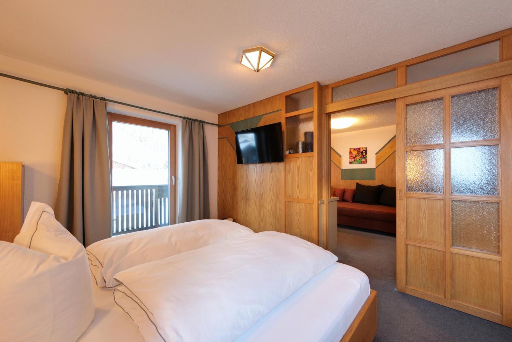 Hotel Pension Kirchplatz Sankt Anton am Arlberg Habitación foto