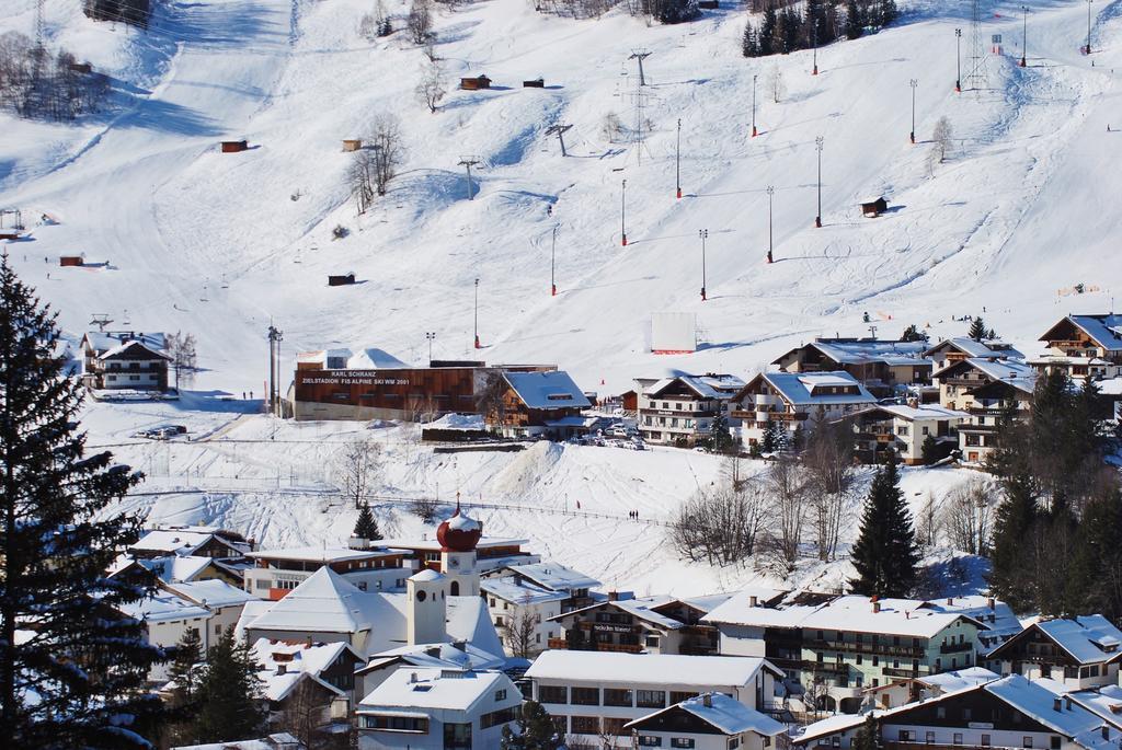 Hotel Pension Kirchplatz Sankt Anton am Arlberg Exterior foto